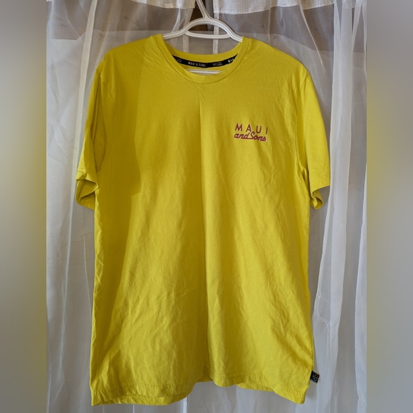 Large Maui and sons T-Shirt - Picture 3 of 4